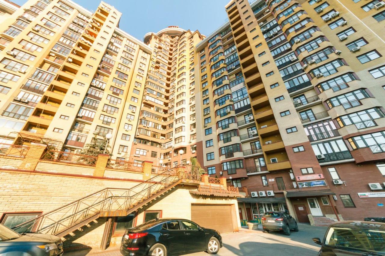 3 Комнатные Апартаменты В Центре Печерска 키예프 외부 사진